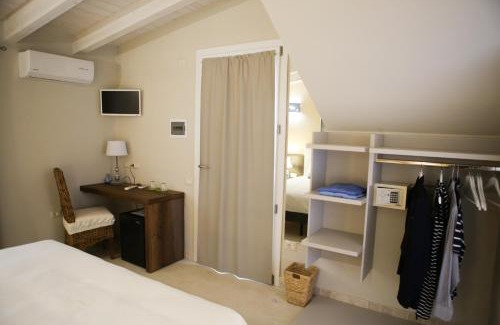 Elmas Bed & Breakfast | Avion B&B