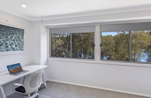 Avoca Beach House | Avoca Beach Lakehouse - 450m walk to Avoca Beach