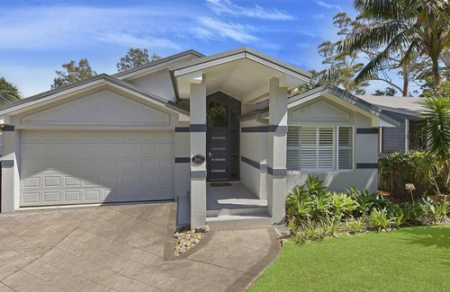 Avoca Beach House | Avoca Beach Lakehouse - 450m walk to Avoca Beach