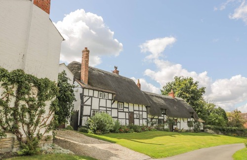 Ardens Grafton Cottage | Avon View