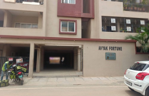 Kalyan Nagar Apartment | Avyak Fortune cozy 2bhk flat in Kalyan Nagar. 200 mts to Shopping & Restaurants.