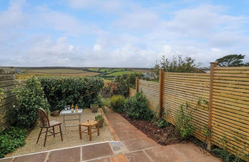 Malborough Cottage | AWALEK, CUMBER CLOSE, pet friendly, with a garden in Malborough