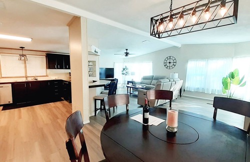 Sun Lakes House | Award winning resort community of Sun lakes. Whole house on the golf course.