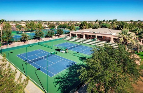 Sun Lakes House | Award winning resort community of Sun lakes. Whole house on the golf course.