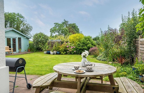 Stackpole Cottage | Awel y Mor, Holiday home Stackpole, Sleeps 6, 3 bedrooms, bathrooms