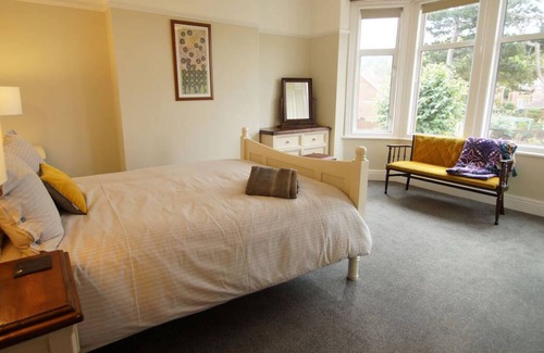 Rhos on Sea House | Awel y Mor in Colwyn Bay