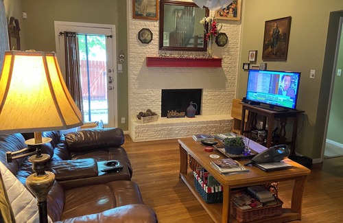 Pflugerville House | Awesome 2 bedroom 2 bath townhome in a quiet neighborhood in Pflugerville Texas