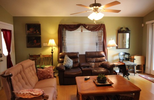 Pflugerville House | Awesome 2 bedroom 2 bath townhome in a quiet neighborhood in Pflugerville Texas
