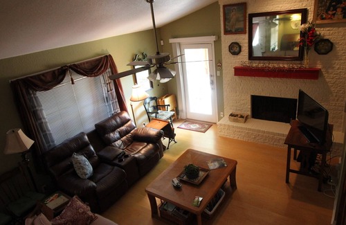 Pflugerville House | Awesome 2 bedroom 2 bath townhome in a quiet neighborhood in Pflugerville Texas