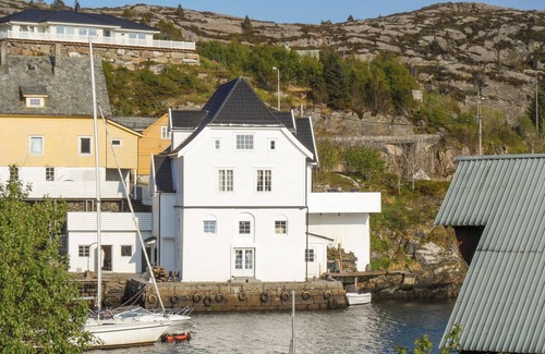 Sund Apartment | Awesome apartment in Steinsland