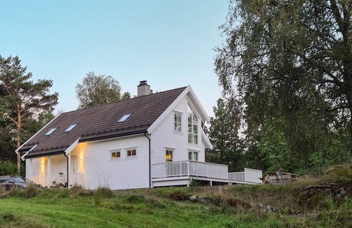 Tysnes Apartment | Awesome apartment in Uggdal with WiFi