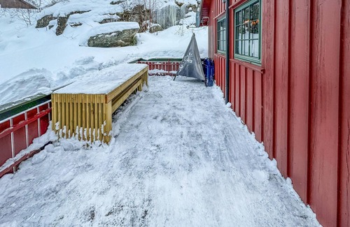 Ljosland House | Awesome home in åseral with WiFi
