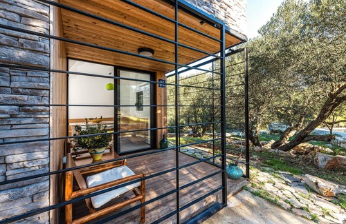 Dragove House | Awesome home in Dragove with WiFi