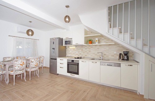 Drvenik House | Awesome home in Drvenik with WiFi