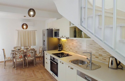 Drvenik House | Awesome home in Drvenik with WiFi