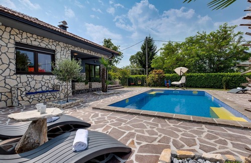 Jakovlje House | Awesome home in Igrisce with WiFi
