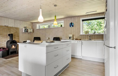 Trend House | Awesome home in Løgstør with WiFi