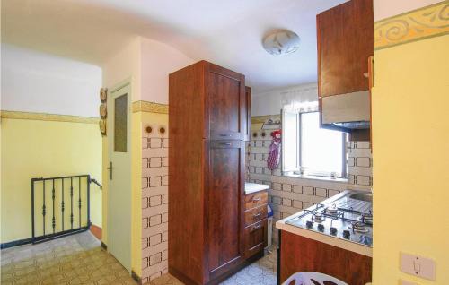 Montefegatesi House | Awesome Home In Montefegatesi With Wifi