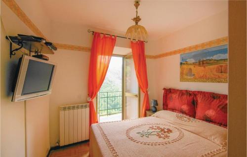 Montefegatesi House | Awesome Home In Montefegatesi With Wifi