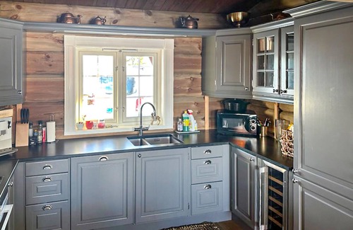 Sor-Aurdal House | Awesome home in Reinli with WiFi