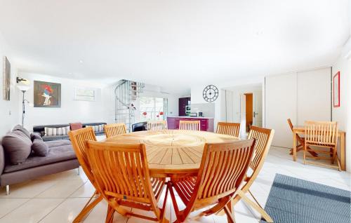 Saonnet House | Awesome Home In Rubercy With Sauna