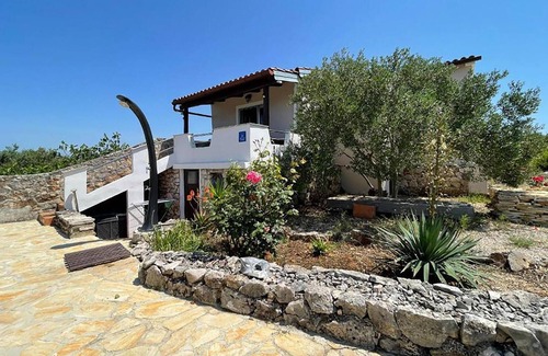 Island Dugi Otok House | Awesome home in Sali with WiFi