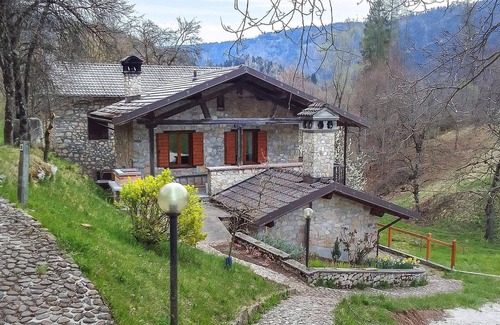 Sovramonte House | Awesome home in Sovramonte with WiFi