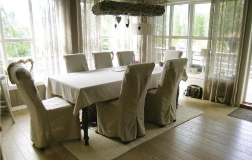 Møre og Romsdal House | Awesome Home In Stranda With Wifi