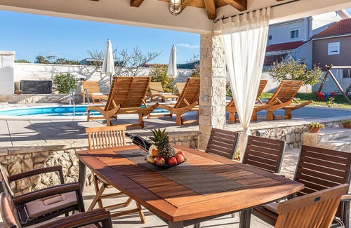 Vrsi House | Awesome home in Vrsi with WiFi