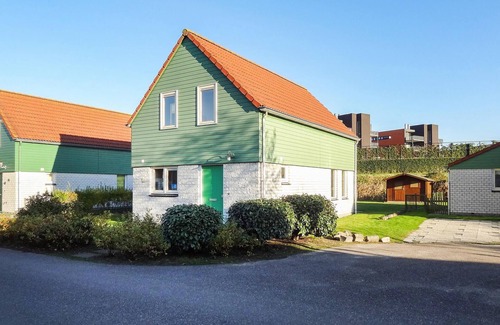 Wemeldinge House | Awesome home in Wemeldinge with sauna