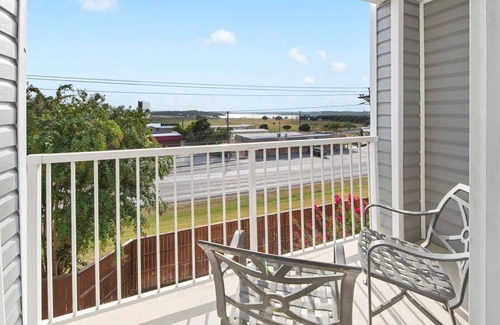 Canyon Lake Apartment | Awesome vacation spot!- 2BD/2BA - kitchen