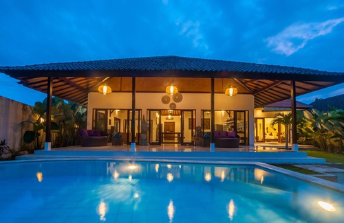 Andong Villa | Axros villa with stunning junggle view