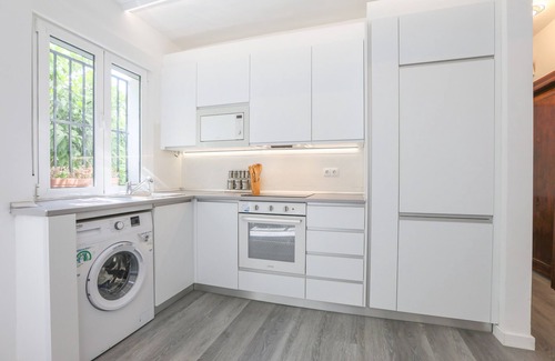 Nervion House | AZAHAR GRAN PLAZA - Fantastic apartment located in Seville with free WiFi.