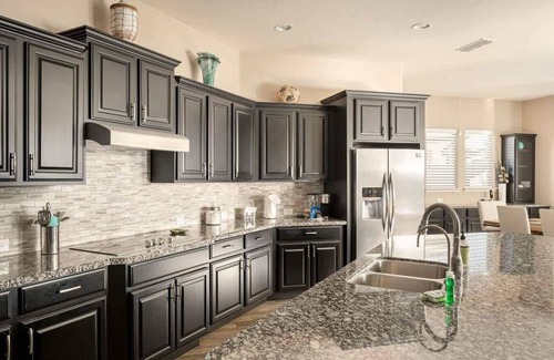 Gilbert House | Azalea Palms: Luxe Home, Putt, Pool, Spa, Firepit