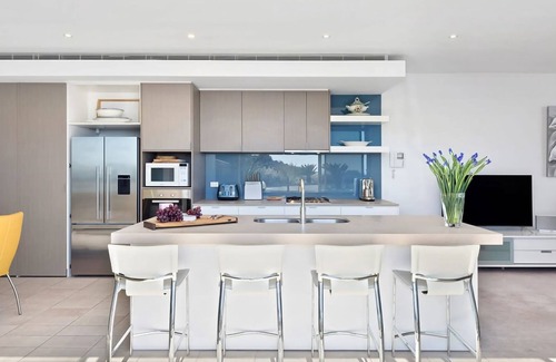 Safety Beach Apartment | Azure Bliss | Majestic Apartment on the Water