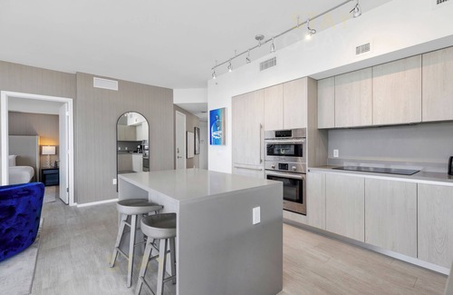 Hollywood South Central Beach Condo | Azure Escape: Upscale Comfort by the Shore