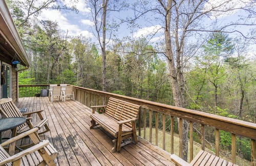 Dahlonega House | Azure Springs-3-Beds/HotTub/Dog-Friendly/Fire Pit!