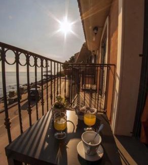 Capo Mulini Apartment | B&B Capomulini