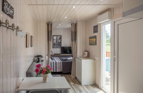 Noyers House | B&B Cerisier, Diner on request, electric recharging point