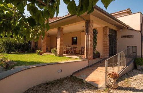 Montalto di Castro House | B&B Corte degli Struzzi