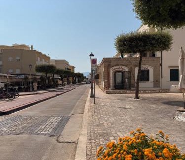 Sperlonga Bed & Breakfast | B&B Edda Maison Centralissimo sul Lungomare con Posto Auto e Giardino Privato