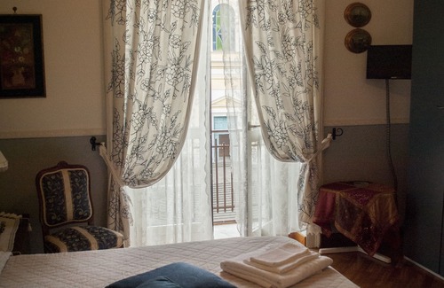 Cava de' Tirreni Bed & Breakfast | B&B L'Incanto,nThe b&b in the historic center. Just 2 km from the Amalfi Coast!