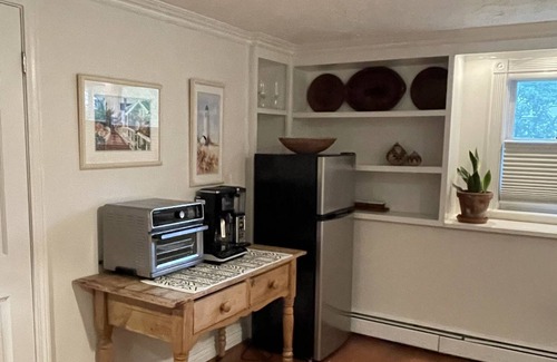 Beverly House | B&B style room near Salem north of Boston