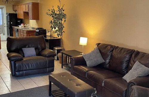 Shenandoah House | B Centrally located.13mi to LSU. Min from Woman’s.n