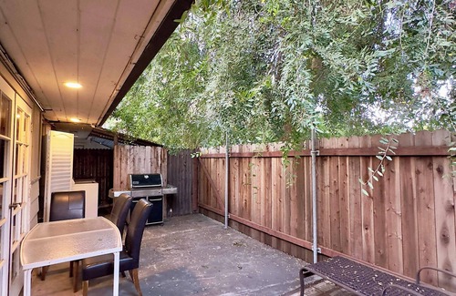 Mesa Verde Apartment | B- Costa Mesa, Newport, Huntington Beach, Family unit