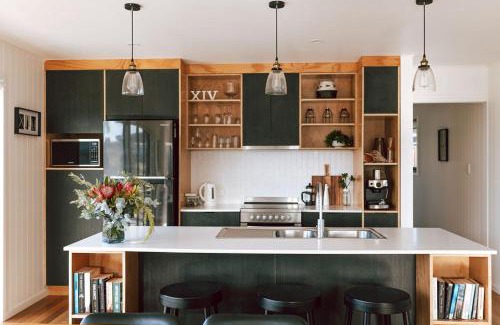 Bicheno House | B e a c h H o u s e X I V