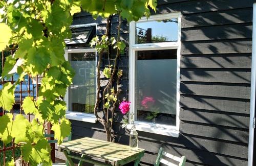 Overvecht Bed & Breakfast | B en B Sluisje 1818