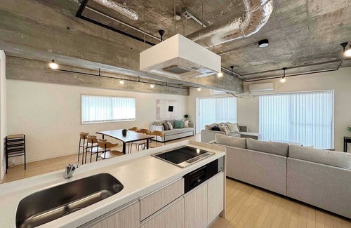 Hiroshima City Centre Apartment | b hotel Beautiful Modern Apt City Center for 10Ppl