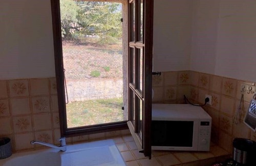 Greoux-les-Bains Apartment | (B) Studio T1 spacious, quiet, sun, parking