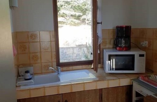 Greoux-les-Bains Apartment | (B) Studio T1 spacious, quiet, sun, parking